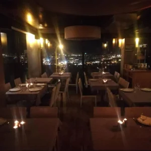 la pergola de oido cocina noche